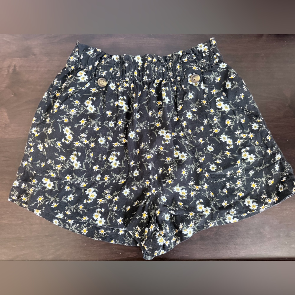 AMERICAN EAGLE Floral High Waist Paper Bag Shorts Black Daisy Print Boho Size S